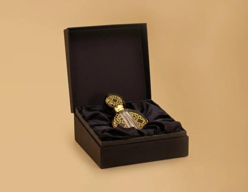 How a Box with Hinged Lid Is Made: Materials, Design, and Construction