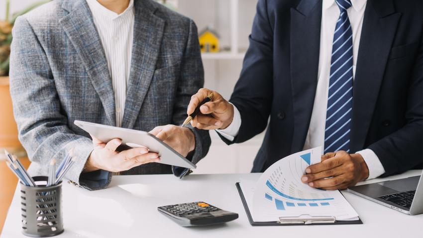 The 2026 Wealth Shift: Why Auckland & Hamilton Homeowners are Swapping Banks for Brokers