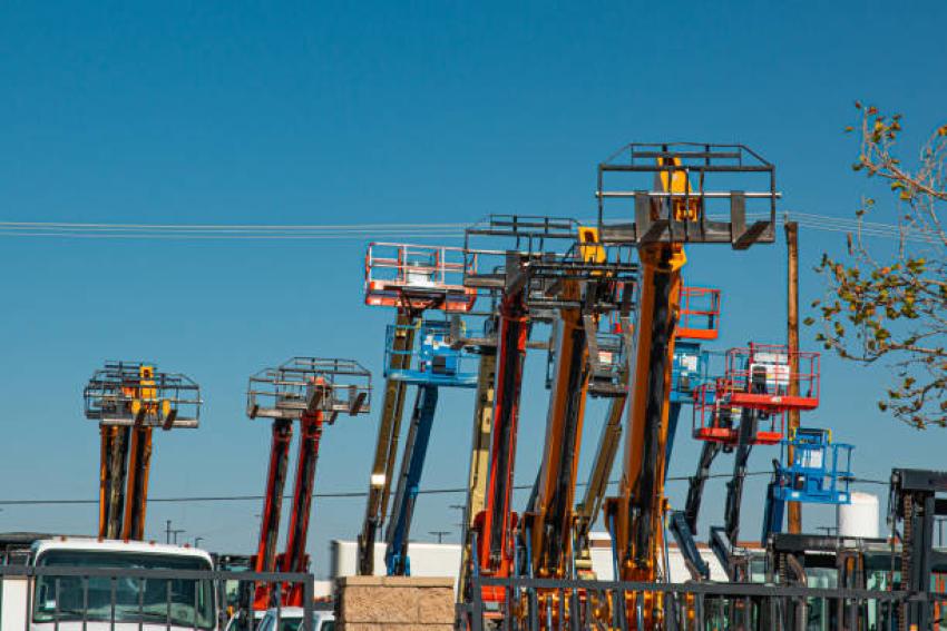 How The Best Crane Rental Services Keep Projects Moving Fast