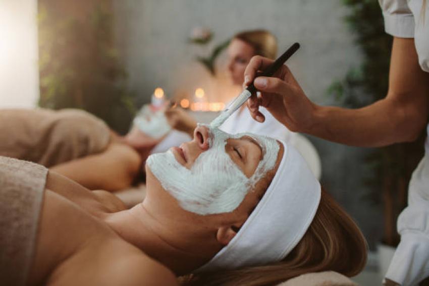 What Actually Happens During an Anti-Aging Facial