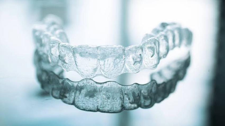 Dental Care With Implants and Invisalign from Smile Dental Clinic in Toronto