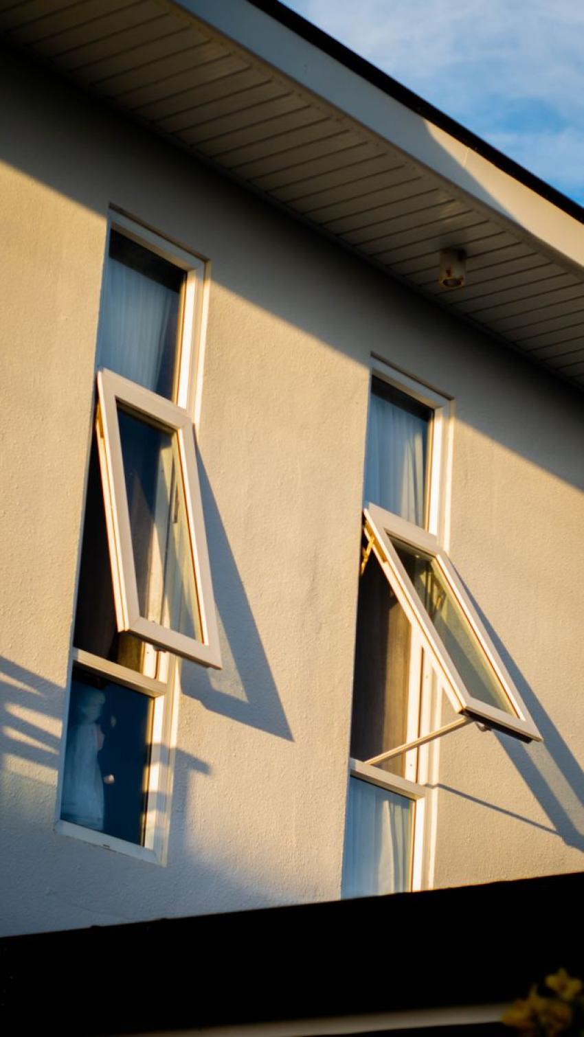 Comparing Frame Materials for Thermal Performance in an Awning Window Philippines
