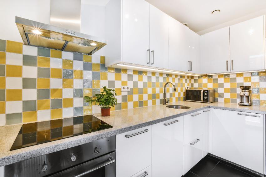 How Kitchen Tiling Improves the Look and Function of Your Kitchen