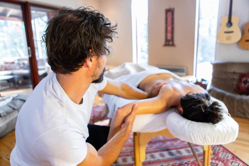 How Pressure Is Used During Japanese Shiatsu Massage