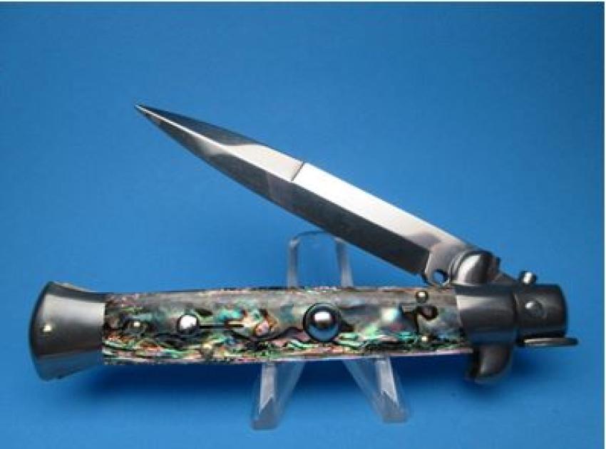 Stiletto Switchblades: 5 Key Details Collectors Often Overlook
